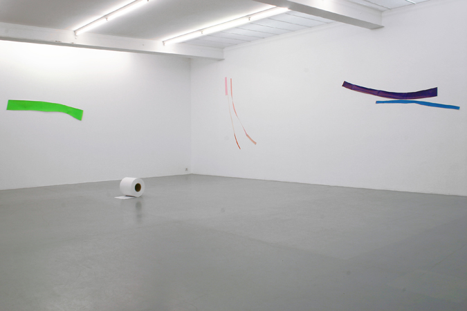 Discontinuous - Drawing lines of from and to the work of Guy Mees